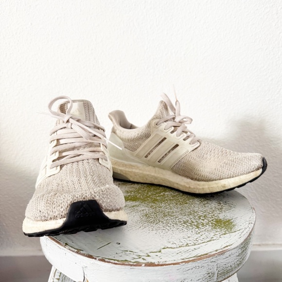 Adidas Ultraboost Sneaker Running Athleisure Sporty 7.5 Streetwear - Picture 2 of 15